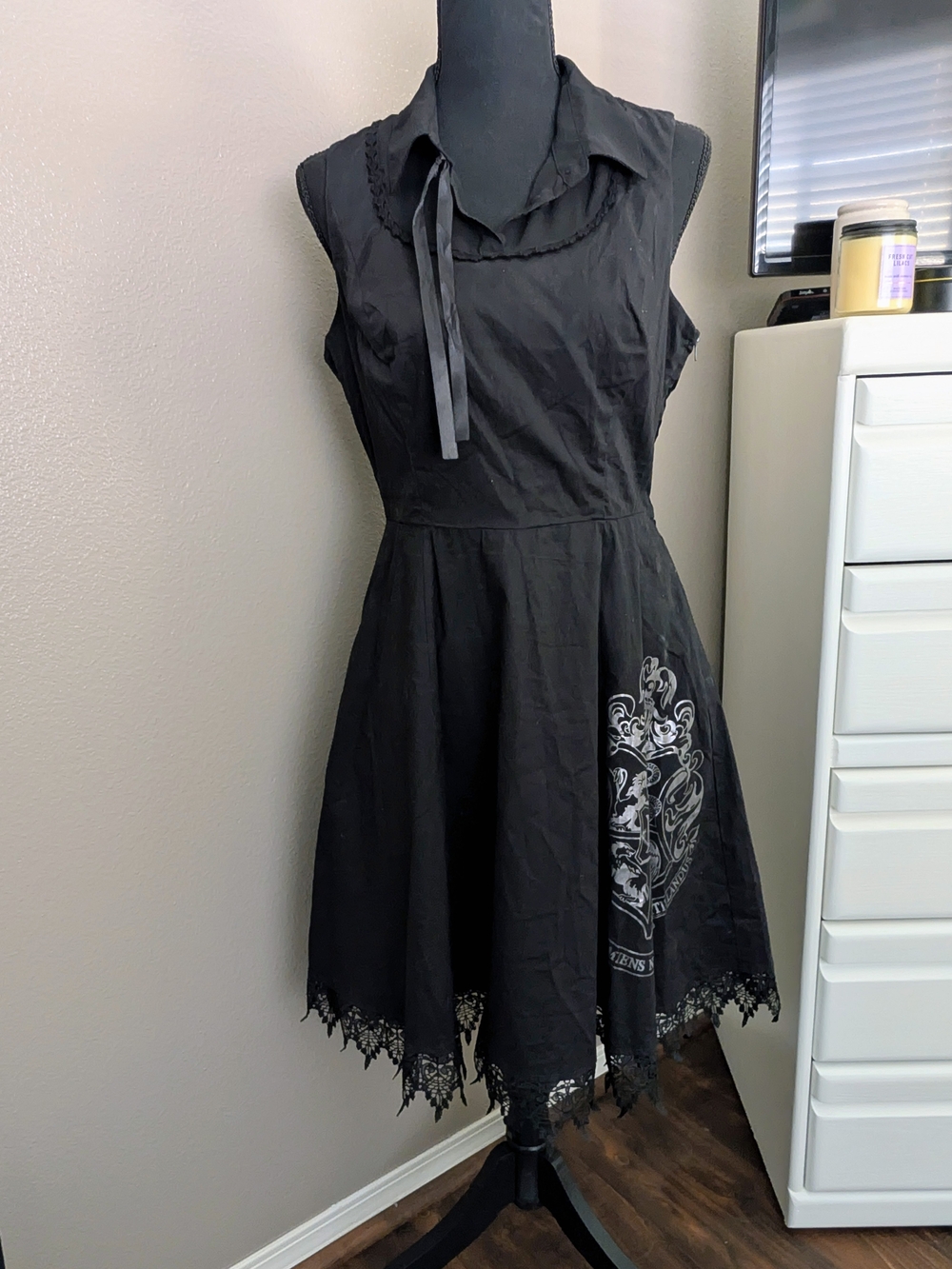 Hot Topic Black Sleeveless Hogwarts Dress with Lace Trim